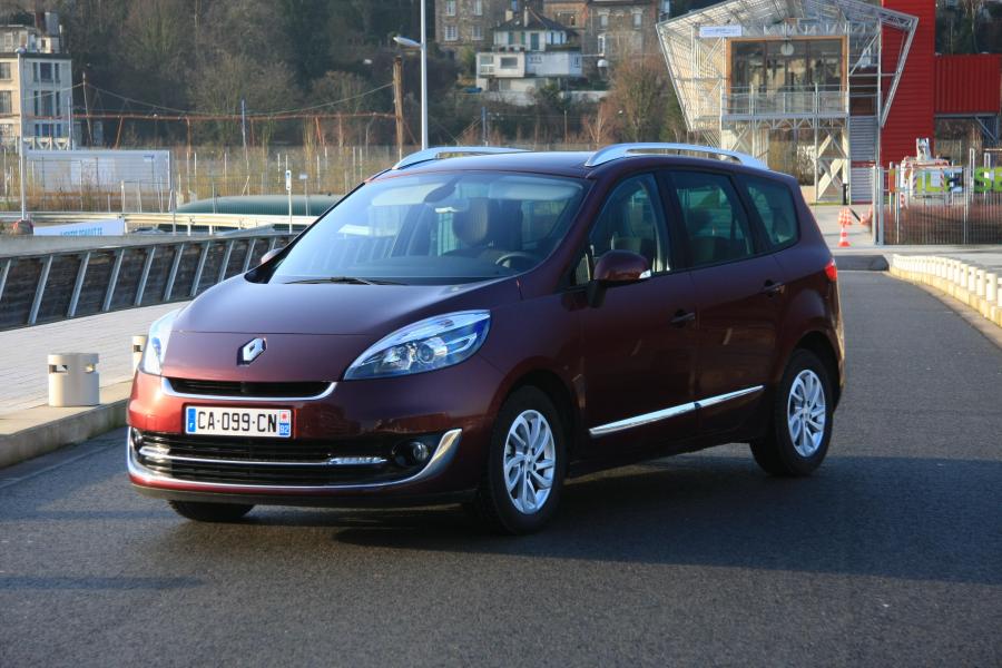 Renault Grand Scenic 2012 года  (фото 8 из 23)
